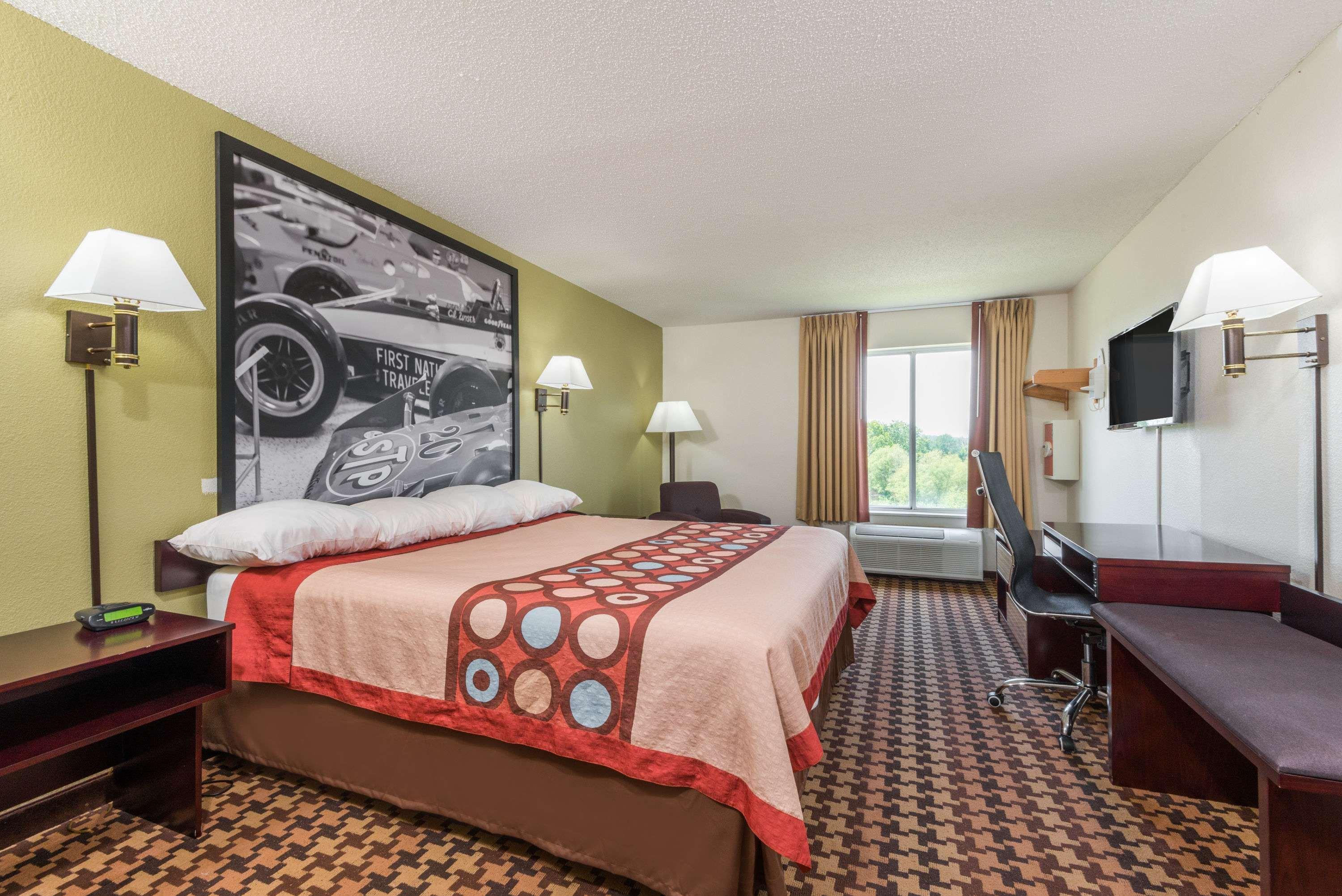 Super 8 by Wyndham Cloverdale Eksteriør bilde